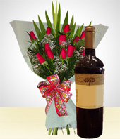 Navidad - Combo Distincin: Bouquet de 12 Rosas + Vino.