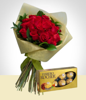 Flores a El Salvador Deseos de Amor: Bouquet de 24 Rosas y Caja de Chocolates
